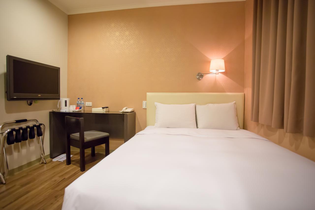 Garden Hotel Тайчжун Экстерьер фото